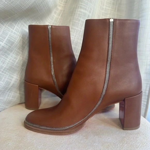 Christian Louboutin CL Zip Charm Chestnut Brown Ankle Booty 70 Calf Leather - Picture 5 of 14